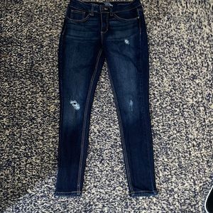 Distressed skinny jeans